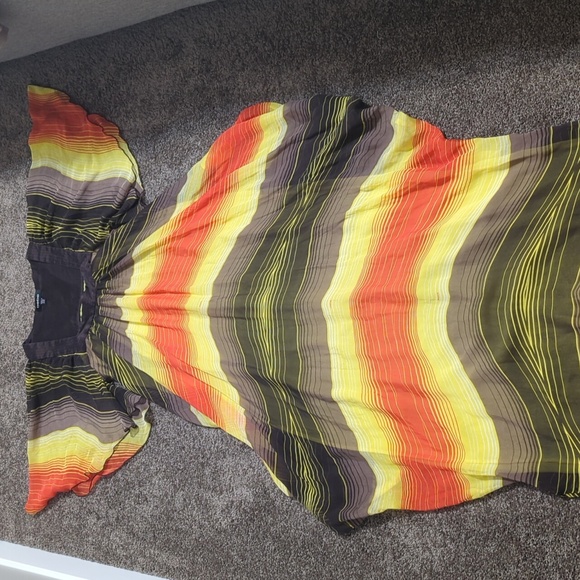 Bebe Angel Wing Chevron Maxi Dress - Picture 1 of 4